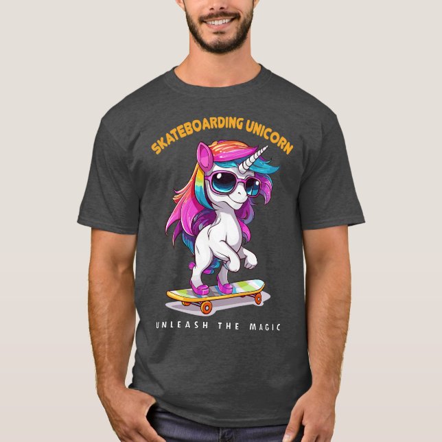 CAMISETA UNICORNIO EN MONOPATÍN (Anverso)
