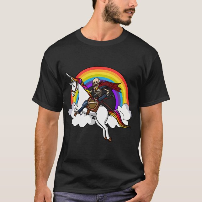 Camiseta Unicornio montando esqueleto (Anverso)
