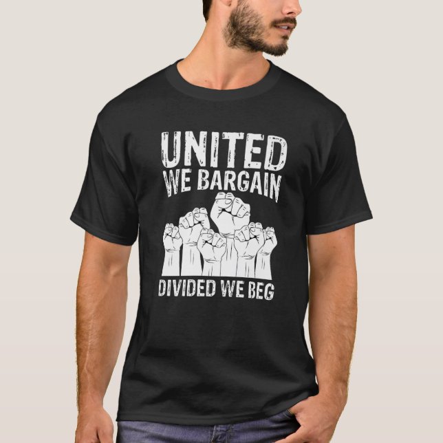 Camiseta Unidos, ganamos, divididos, rogamos trabajo por el (Anverso)