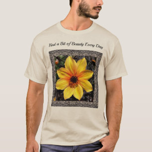 Camiseta Unisex con Alegre Dahlia Amarilla
