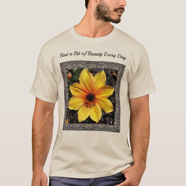 Camiseta Unisex con Alegre Dahlia Amarilla (Anverso)
