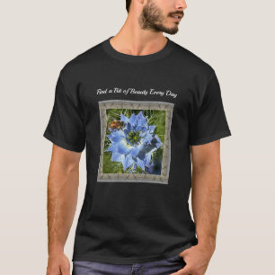 Camiseta Unisex con Nigella Azul y Abeja