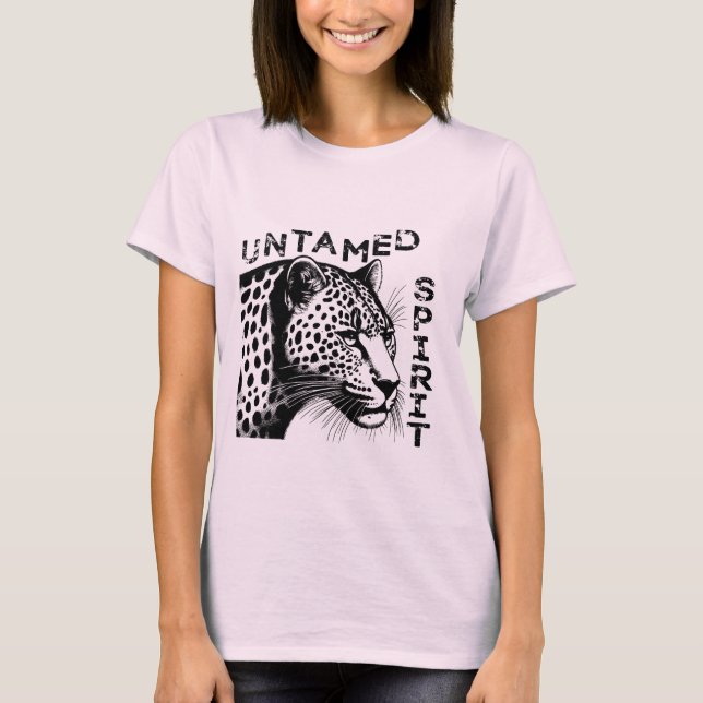 Camiseta Unleash Your Untamed Spirit with This Leopard Tee (Anverso)