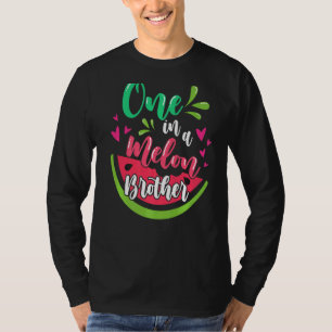 Camiseta Uno En Un Hermano Melónico Que Coincide Con El Her
