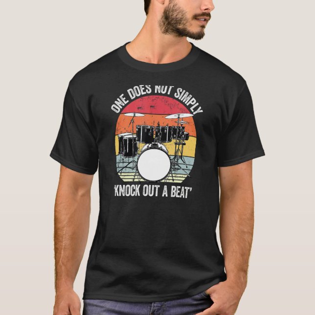 Camiseta Uno No Se Limita Simplemente A Sacar Un Chiste De  (Anverso)
