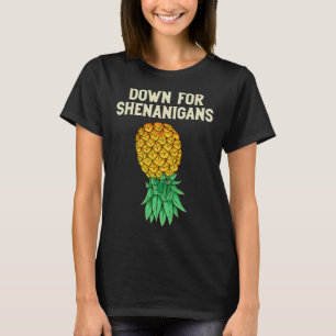 Camiseta Upside Down Pineapple Down For Shenanigans Funny S