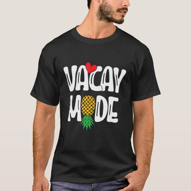 Camiseta Upside Down Pineapple Sharing Swinger Vacation (Anverso)