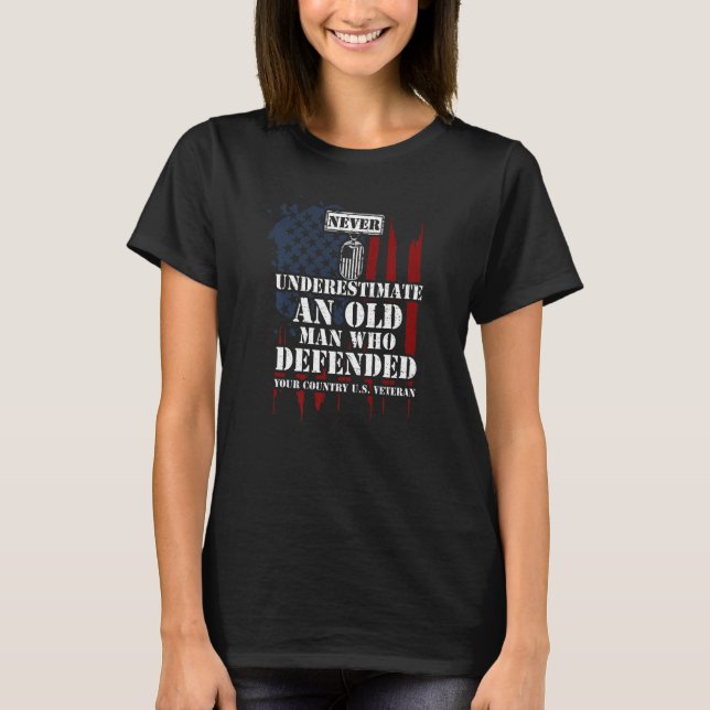 Camiseta USA Never Underestimate An Old Man Who Defended  V (Anverso)
