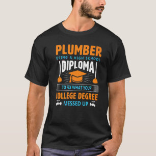 Camiseta Uso De Una Pluma De Ingeniero De Calefacción De Di