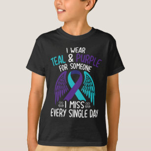 Camiseta Uso Verde azulado Y Morado Por Alguien Que Extraño