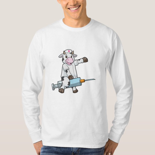 Camiseta Vaca como enfermera con corazón y jeringas (Anverso)