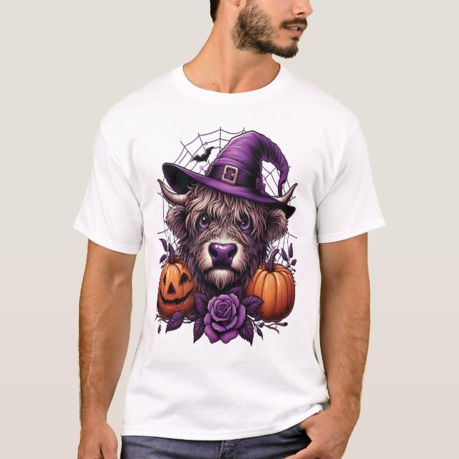 Camiseta Vaca de Halloween de las Highlands bruja (Anverso)