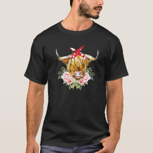 Camiseta Vaca de las Tierras Altas con Pañuelo Rojo Flores