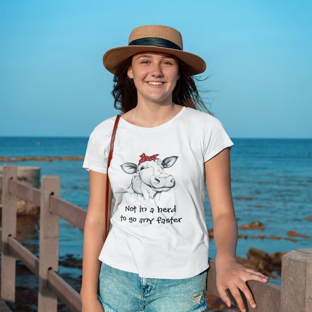 Camiseta Vaca en Bandana Roja es divertida (Subido por el creador)