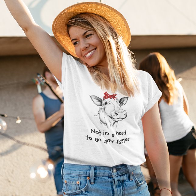 Camiseta Vaca en mujeres graciosas de Bandana Roja (Subido por el creador)