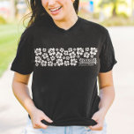 Camiseta Vacaciones de Hawái Hibiscus Tropical en Playa<br><div class="desc">Sumérjase en la esencia del paraíso insular con esta camiseta Hawaii Hibiscus Summer Beach. Con un cautivador patrón de silueta de hibiscos vibrantes y una elegante tabla de surf, es el epítome de la moda tropical. Acepte a su amante de la playa con el texto "Hawaii, Adicto Tropical", capturando el...</div>