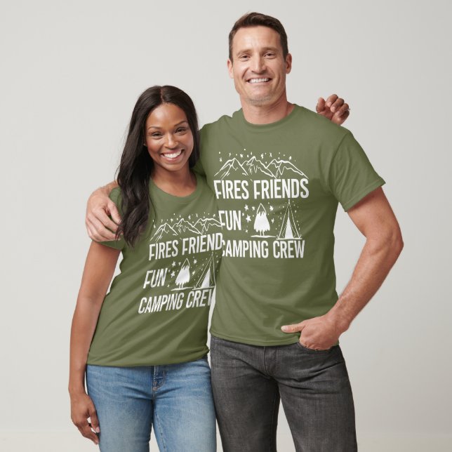 Camiseta Vacaciones divertidas de los amigos en el campamen (Unisexo)