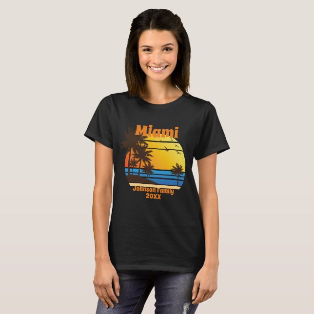 Camiseta Vacaciones familiares tropicales retro personaliza (Anverso completo)