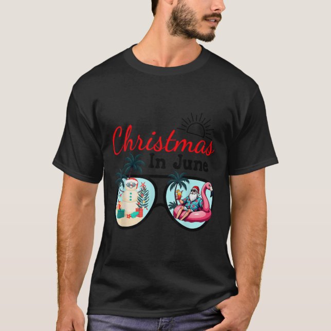 Camiseta Vacation Christmas In June Sungles Santa Flamingo  (Anverso)