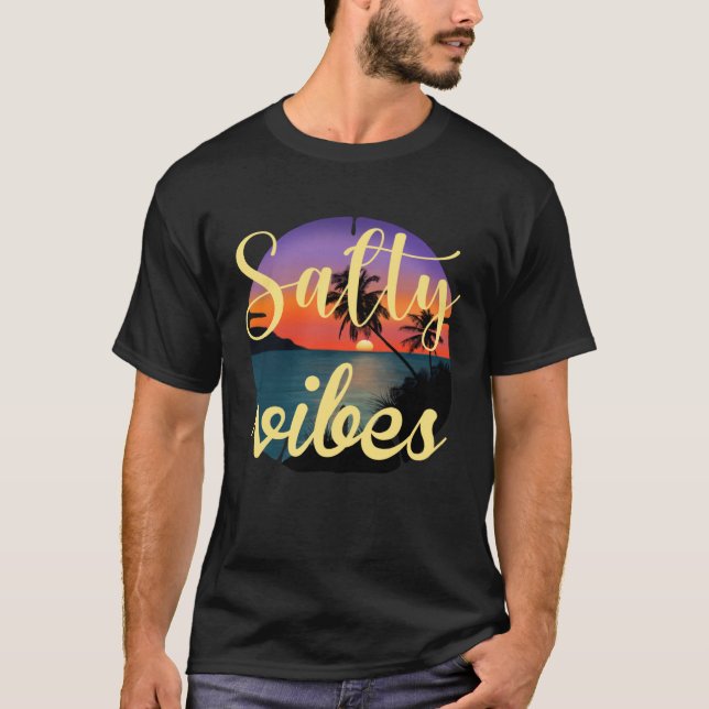 Camiseta Vacation Salty Vibes Relaxing Beach Sunset For Sum (Anverso)