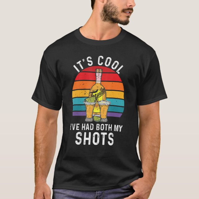 Camiseta Vacunado con dos disparos de tequila (Anverso)