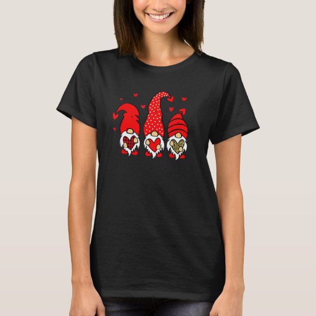 Camiseta Valentine Gnomes Holding Heart Leopard Happy Valen (Anverso)