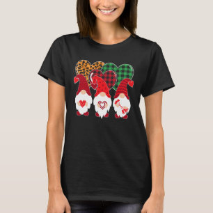 Camiseta Valentine Gnomes sosteniendo al leopardo del coraz