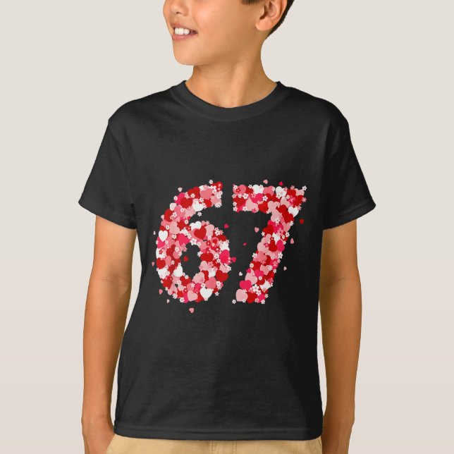 Camiseta Valentine’s Day 67 Meme With Hearts Funny Six Seve (Anverso)