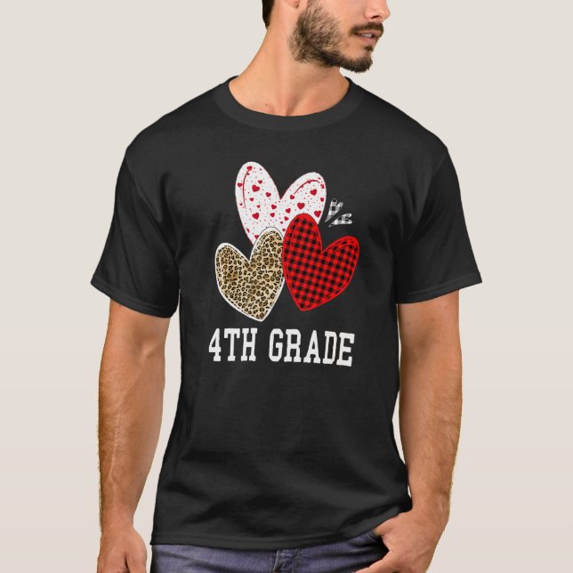 Camiseta Valentines Day Hearts Leopard Red Plaid 4th Grade  (Anverso)