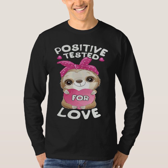 Camiseta Valentine's day sloth with pink heart for her (Anverso)