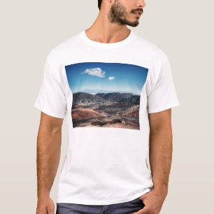 Camiseta Valles coloridos de la montaña alrededor de plano