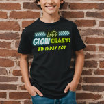 Camiseta Vamos a brillar la loca neón brillando en el Fiest<br><div class="desc">Hagamos que las luces de neón de Glow Crazy brillen en el personalizable de diseño para cualquier evento u ocasión para fiestas de niños o adultos y trabajen para cumpleaños,  fiestas de baile,  graduación y más.</div>