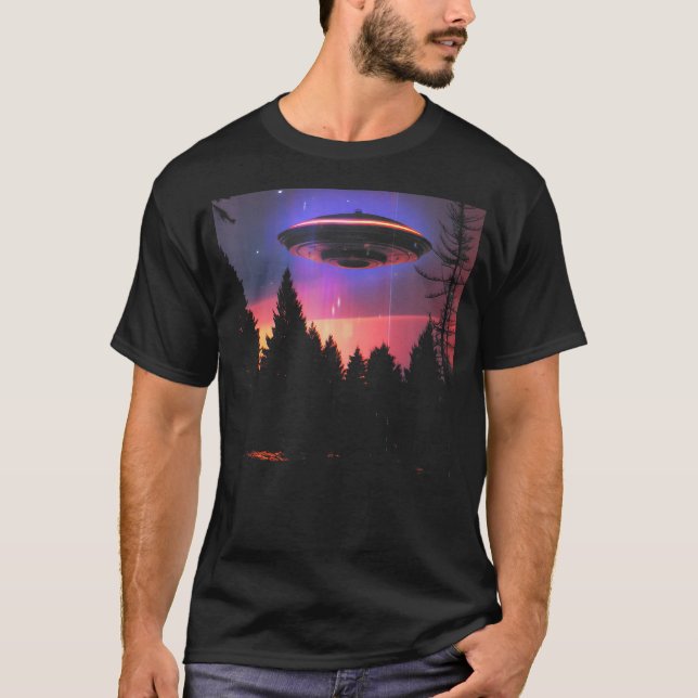 Camiseta Vaporwave UFO Synthwave Alien Retro Glitch 90s Aes (Anverso)