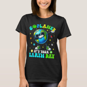 Camiseta Ve planeta es tu día de la tierra haciendo el dab 