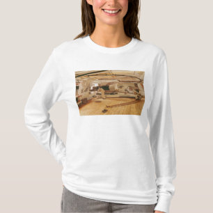 Camiseta Veintisiete cañones de la libra en un acorazado