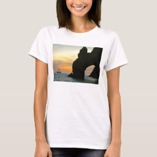 Camiseta Velero tradicional en la puesta del sol, arcos de