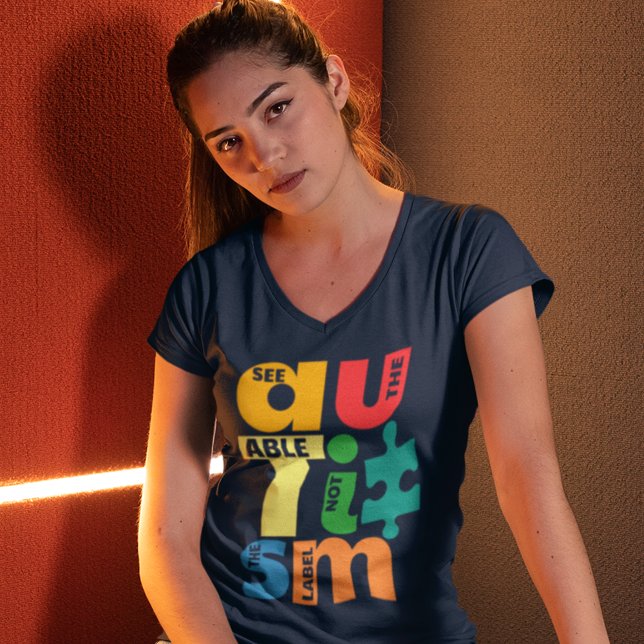 Camiseta Ver la Conciencia sobre el autismo en la habilidad (Autism See the Able Not Label Womens Navy Blue T-V-Neck Shirt)