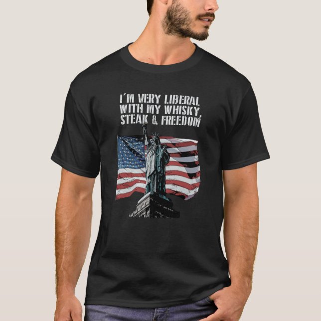Camiseta Very Liberal with My Whisky 4th of July Drinking (Anverso)