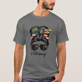 Camiseta Veterana esposa militar patriota Messy Bun Hair