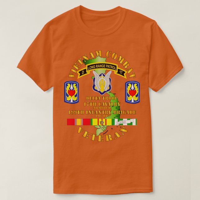 Camiseta Veterano de Guerra de Vietnam con D Troop 17º Cav  (Diseño del anverso)