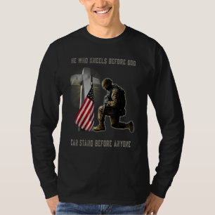 Camiseta Veterano el que se arrodilla antes de que Dios pue