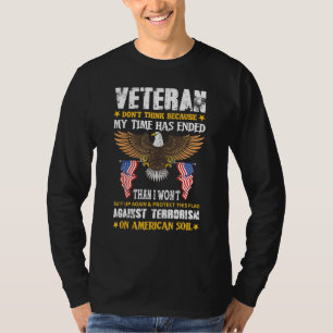 Camiseta Veterano no piensa porque mi tiempo ha terminado.