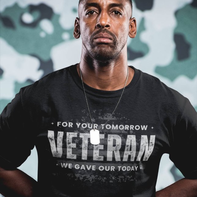 Camiseta Veterano, Por Tu Mañana Damos Nuestro Día (Design available in many apparel types, sizes, colors and additional products. )