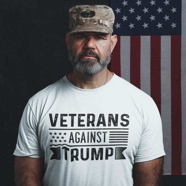 Camiseta Veteranos Contra Trump (Subido por el creador)