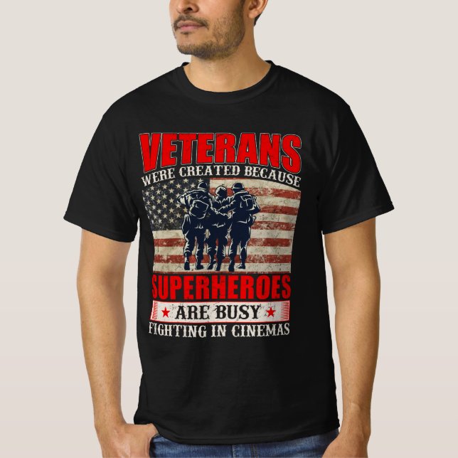 Camiseta Veteranos porque superhéroes ocupados en cines (Anverso)