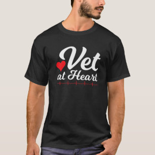 Camiseta Veterinarian With Heart Veterinary Nurse