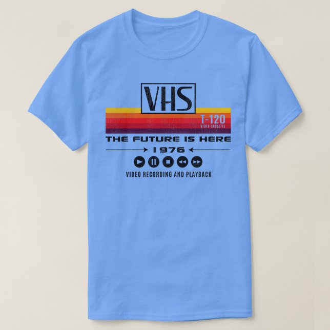 Camiseta VHS El Futuro Está Aquí 1976 Lts Worn (Diseño del anverso)