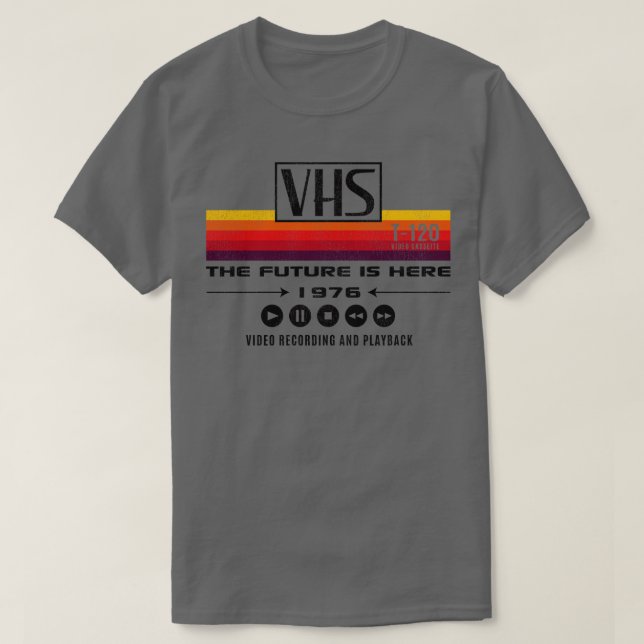 Camiseta VHS El Futuro Está Aquí 1976 Lts Worn (Diseño del anverso)