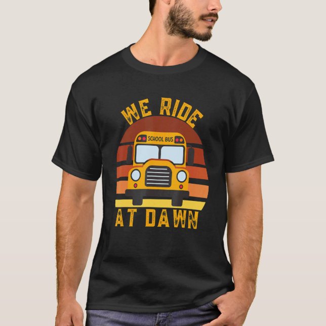 Camiseta Viajamos En El Autobús Escolar De Dawn (Anverso)