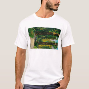 Camiseta Viajando en automóvili a través de bosque gigant